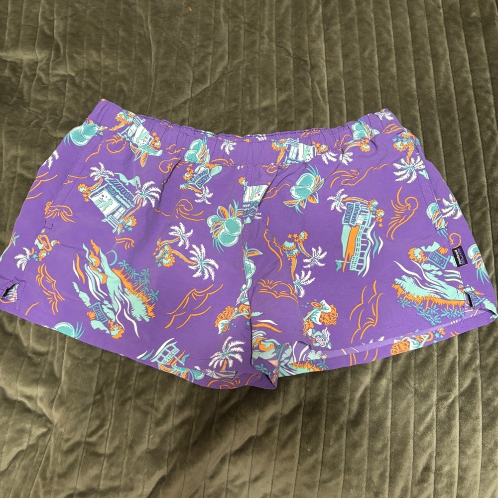 Patagonia Purple Barely Baggies 2.5” Patterned Women's Shorts